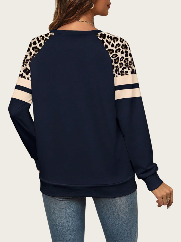 Amelia™ | Chic Leopard Patch Sweatshirt